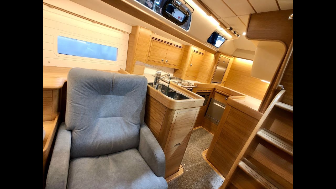 Hallberg-Rassy 40C - 14 minute first private walkthrough