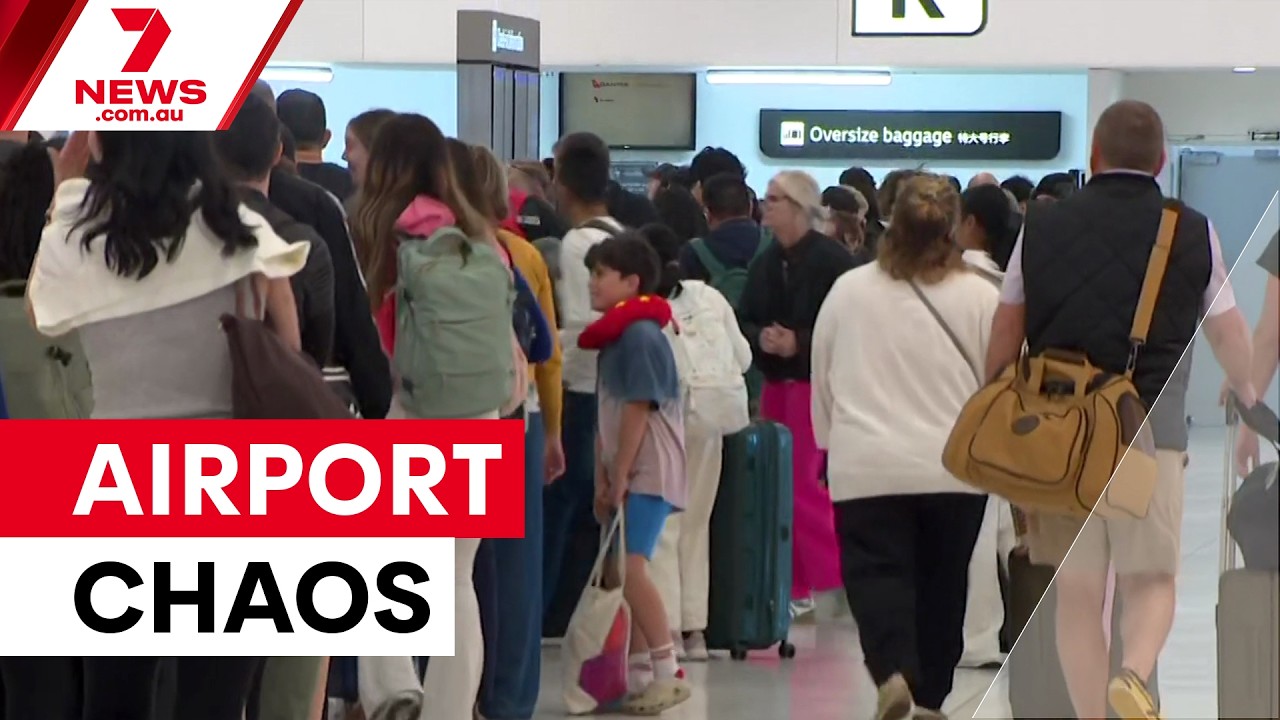 Сбой в системе проверки паспортов вызвал хаос в аэропортах | 7NEWS