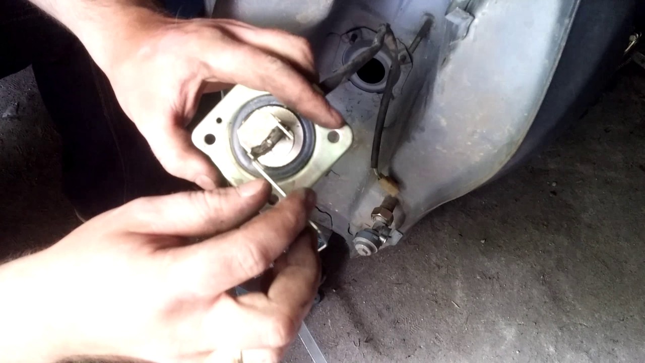 Sprawdzanie i wymiana czujnika poziomu paliwa ROMET ADV 125/150 , Barton, Zipp...