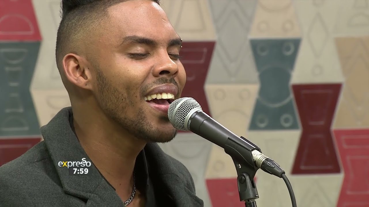 Music: Daylin Sass performs 'Can't Help Falling In Love With You' by Elvis Presley