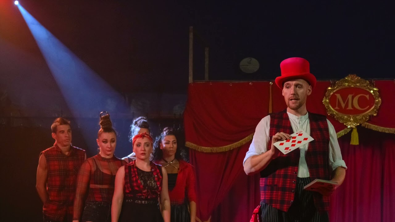 Magic Circus aankomst te Rotterdam Hillegersberg: Regen