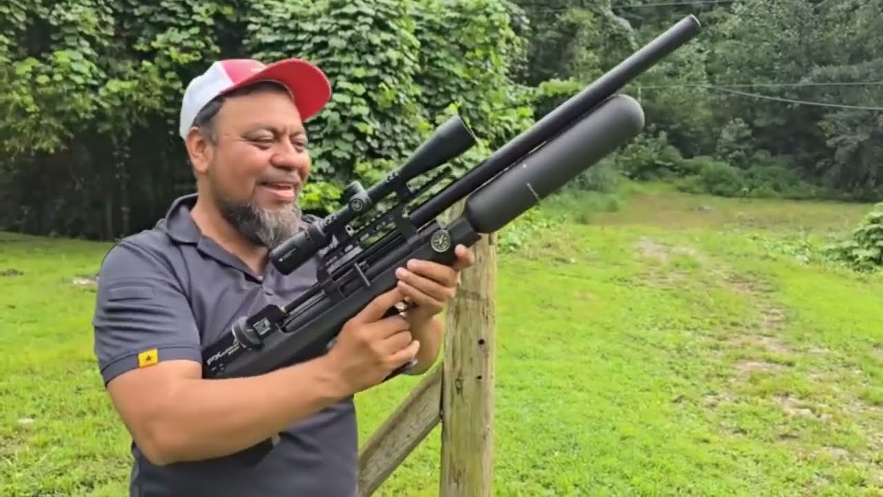 El gordito me dio un regalo para que me lo lleve a mexico