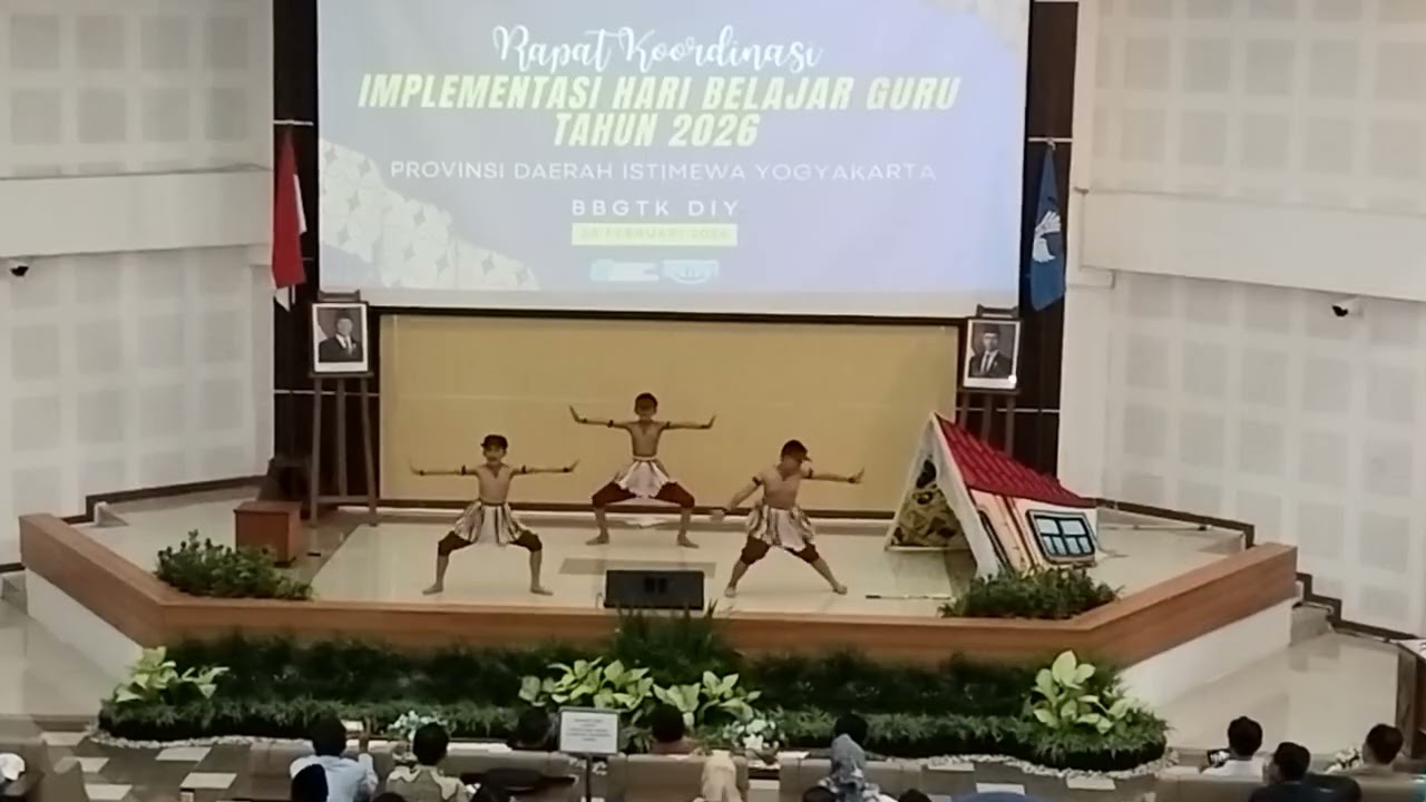 Tari Pembukaan Rapat Koordinasi Implementasi Hari Belajar Guru Tahun 2026 BBGTK DIY 