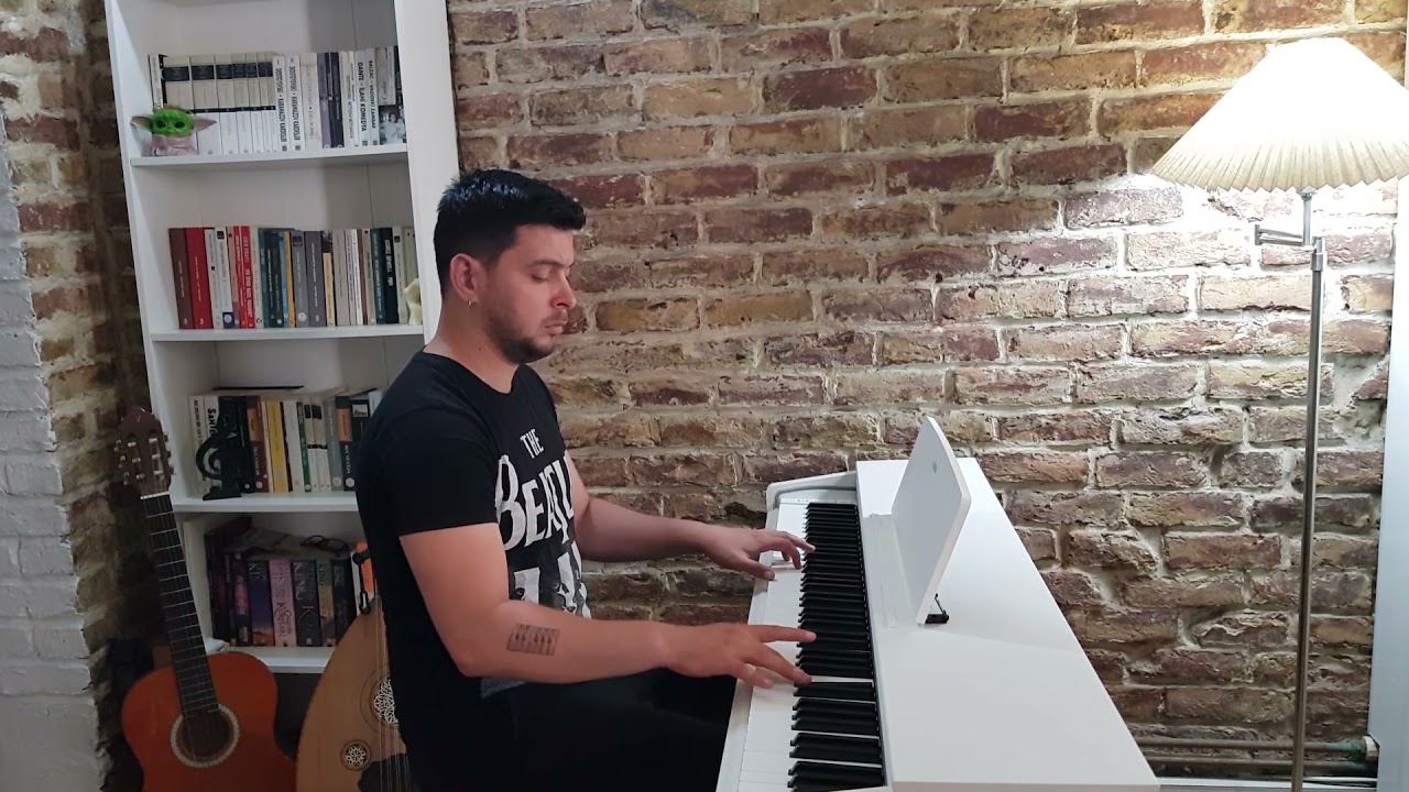 Ellerimde Çiçekler - İlhan Şeşen Piyano Cover #piyano #ellerimdeçiçekler #akustik
