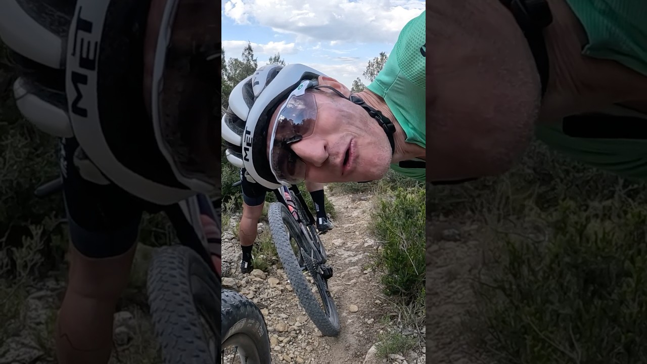 Brutal ca&iacute;da en la Valencia Epic Race #ciclismo #cycling #mtb #shorts #ibzugasti