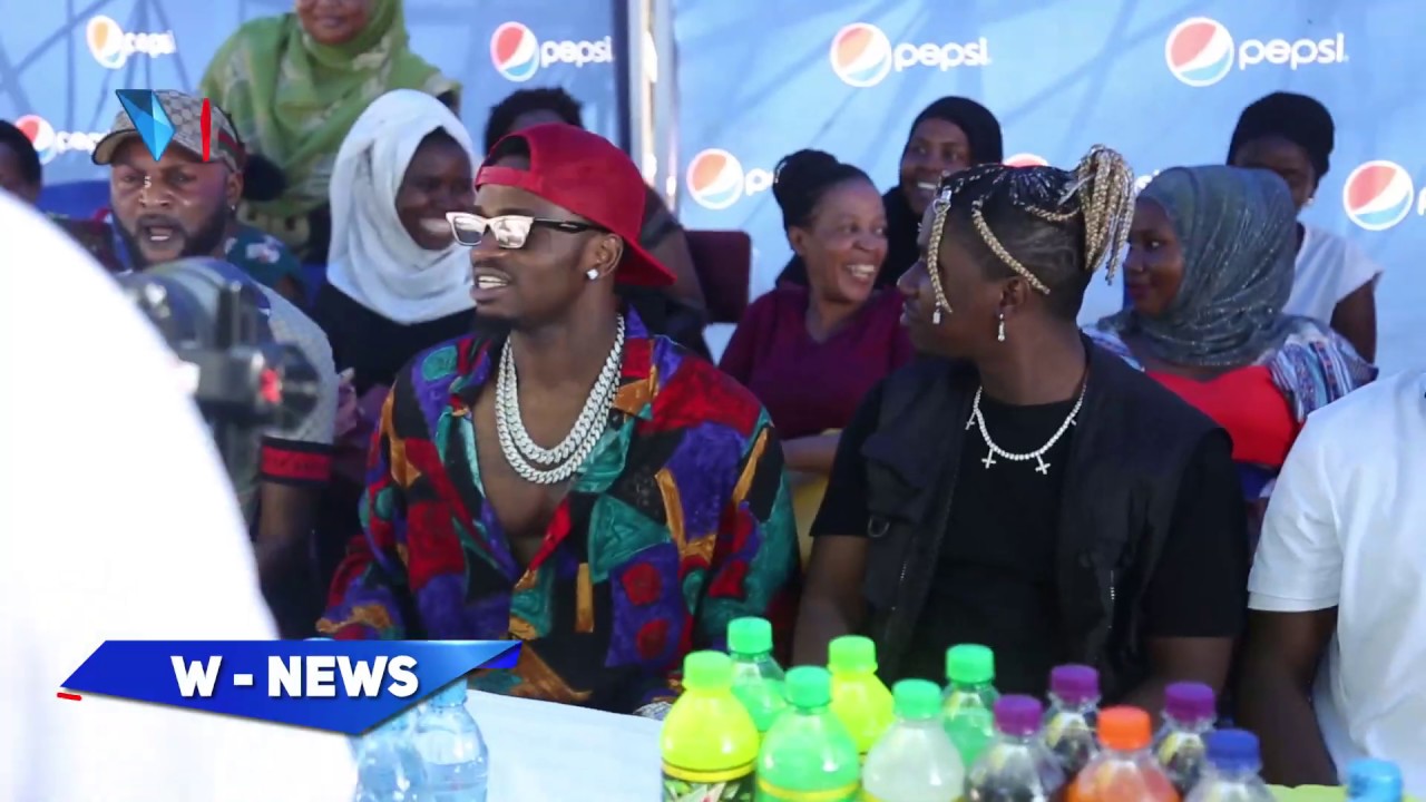 WANAFUNZI WA SHULE YA MSINGI MUONGOZO WAPAGAWA BAADA YA KUMUONA DIAMOND/WALINZI WAZIDIWA