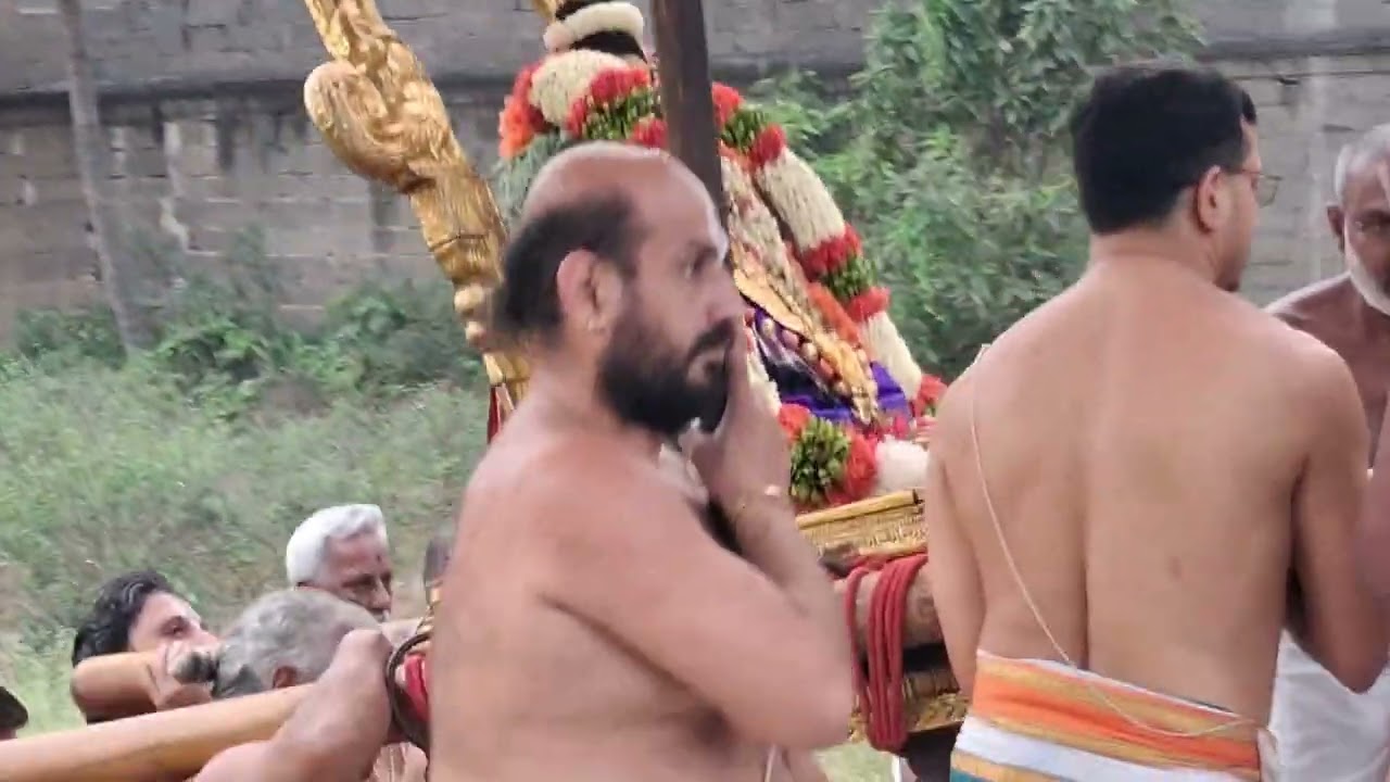 20.02.2026 சுக்ரவார உத்ஸவம் காஞ்சி ஸ்ரீபெருந்தேவிதாயார் துரை தோட்ட புறப்பாடு. பால.கேசவன்