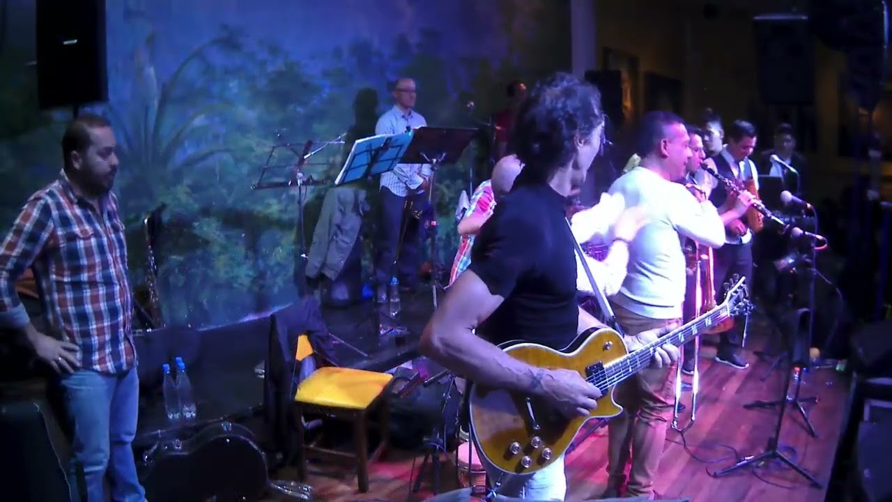 César Mora y su Orquesta María Canela | Colombia Tierra Querida | Live