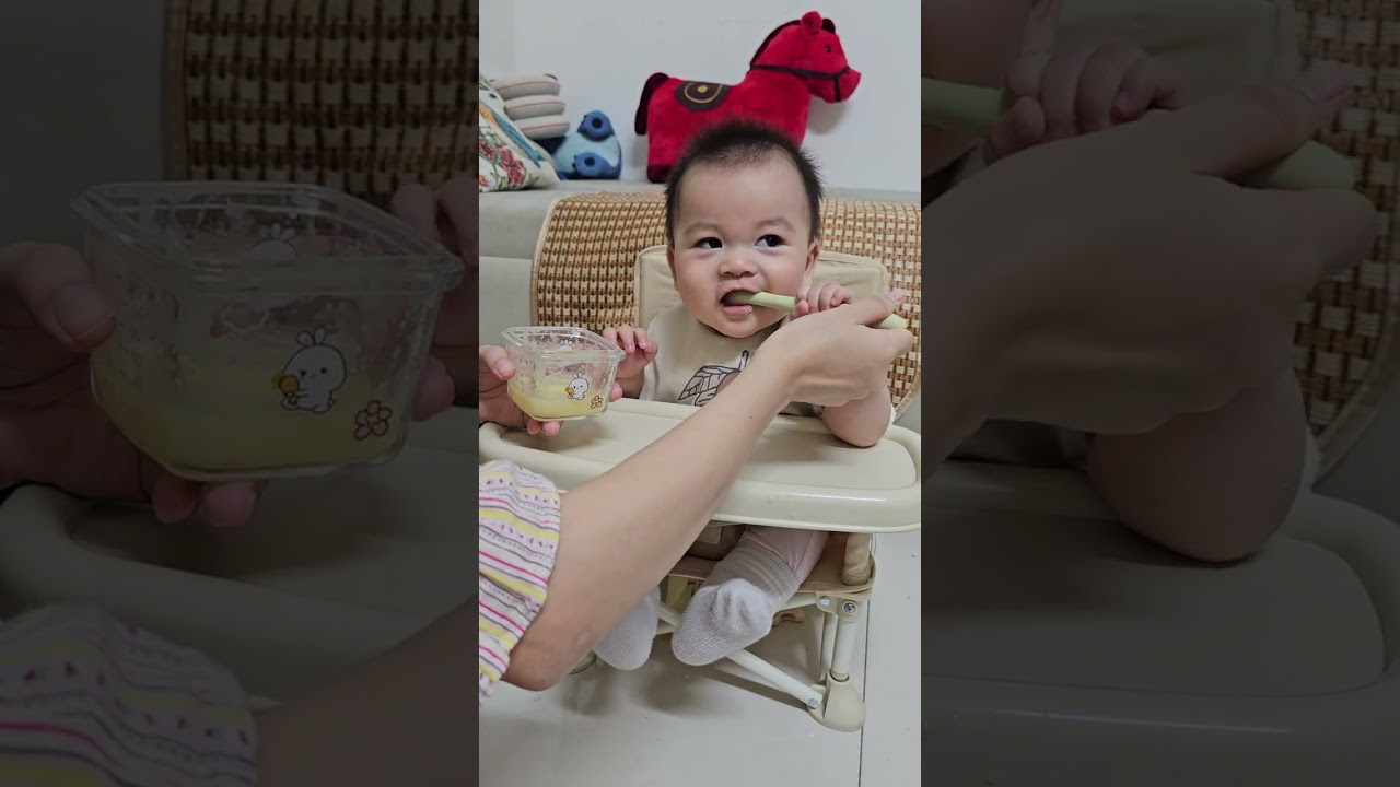 Em Pao đẹp trai nhất thế giới ăn dặm!!!