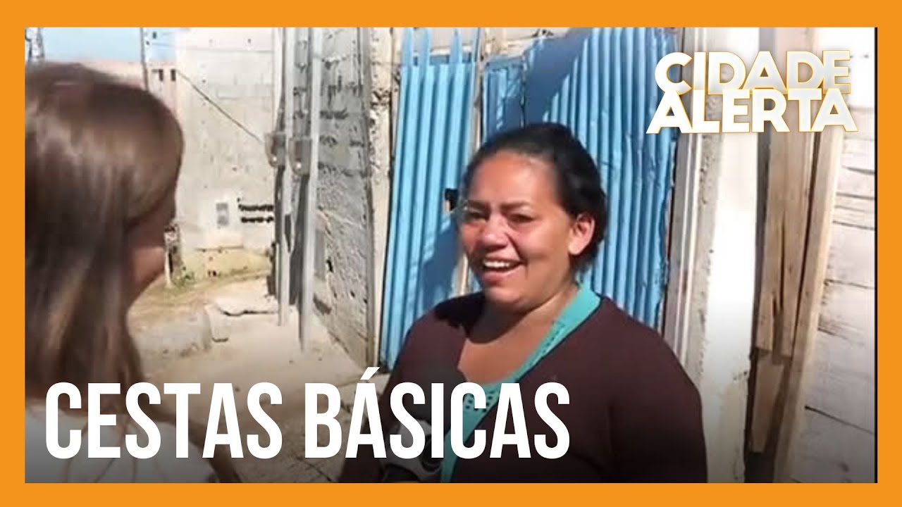 Moradores de Suzano (SP) são surpreendidos com cestas básicas