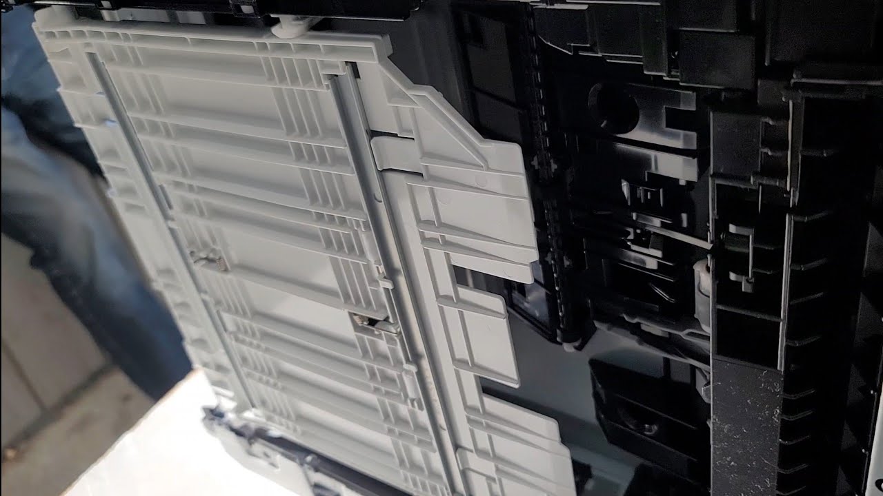 HP Color LaserJet Pro MFP M477fnw: устранение замятия бумаги. Устранение замятия бумаги. Может ср...