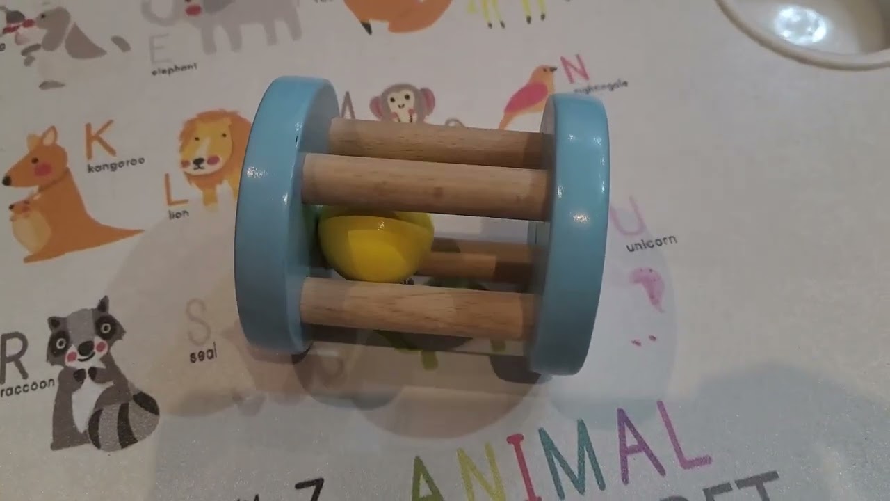 Baby hug wooden rattle for baby 