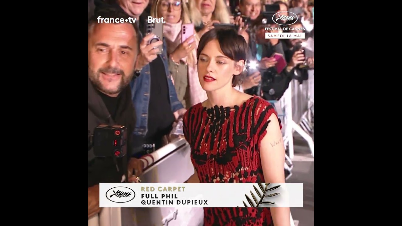 L'actrice Kristen Stewart profite de son passage &agrave; Cannes pour saluer ses fans !