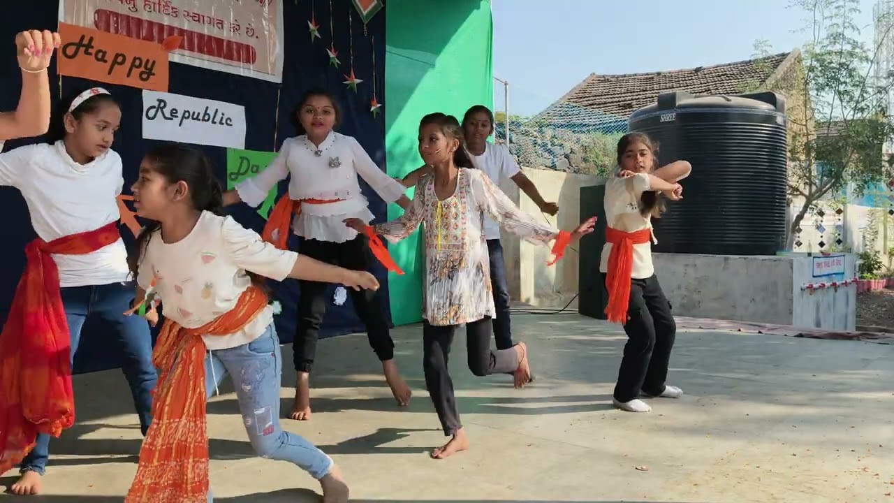 Patriotic dance mashup#republicday celebration #government school #gujarat#viral video 