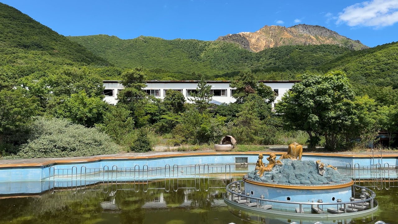 花と海と山に囲まれた廃温泉ホテルを探索してみた