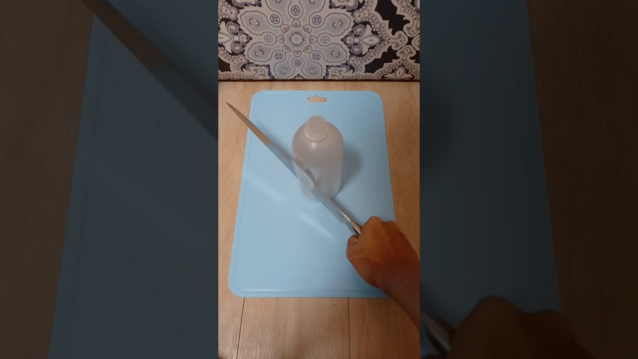 Taiwan Sashimi Knife v.s Thick Alcohol Bottle  台灣生魚片刀,挖切酒精罐 #taiwan #alcohol #sashimi #台灣 #磨刀 #酒精