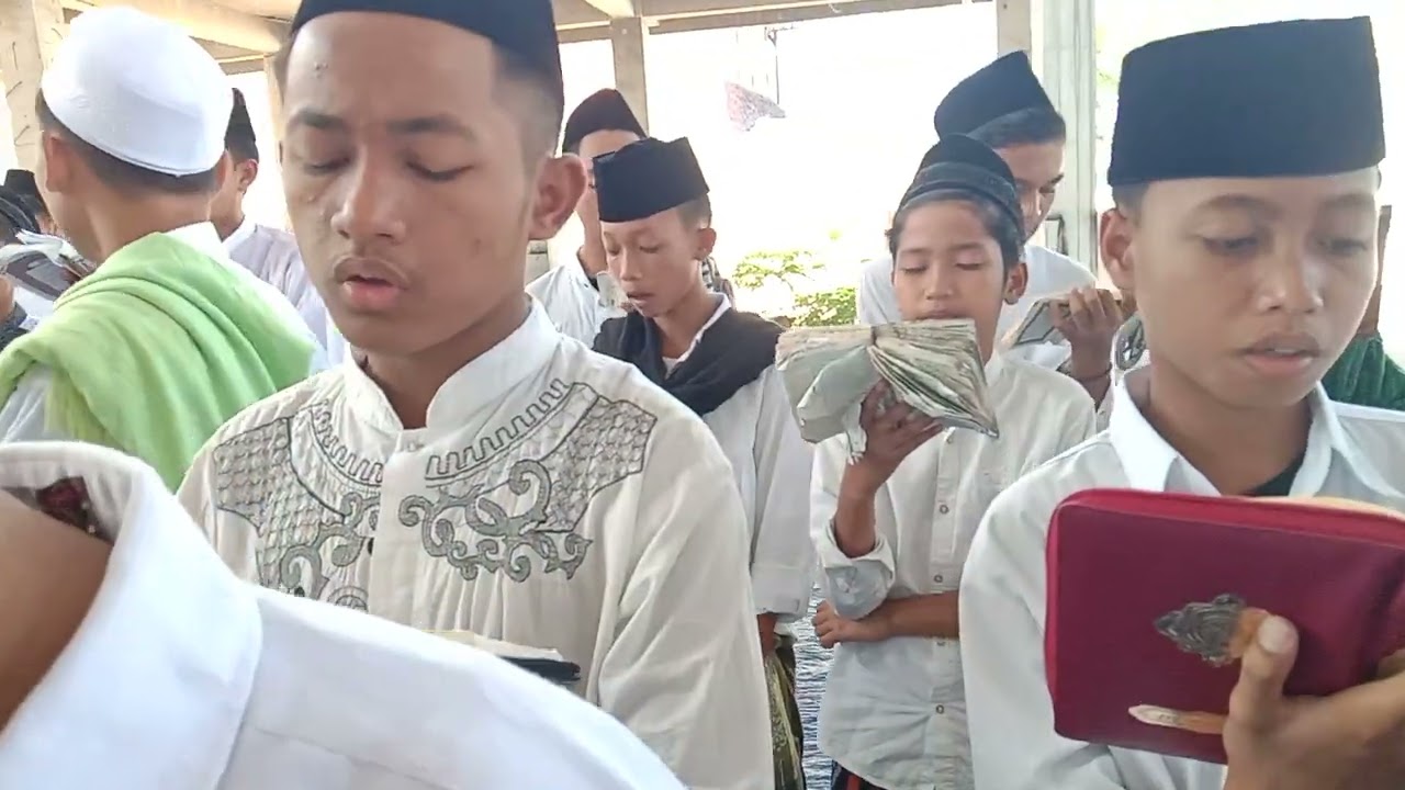 muroqobah juz 15                            di PP Bustanul huffadz assaidiyah Sampang madura