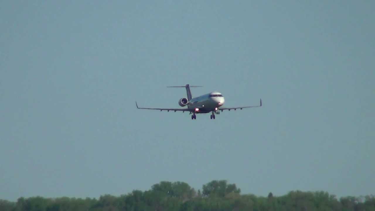 Emergency Landing | Sky West CRJ-200ER With no Flaps!
