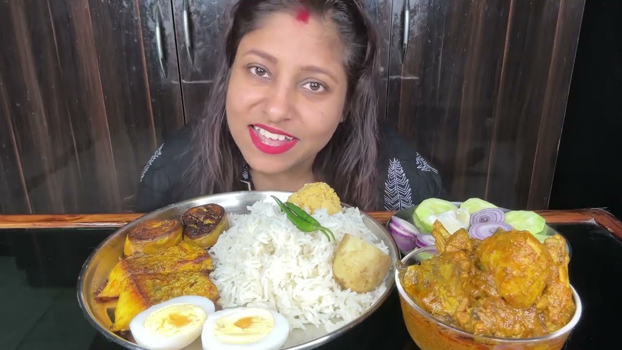 Eating Show - Basmati Rice, Spicy Chicken Kosha, Boiled Egg, Fried Fish, Begun Bhaja Salad | Mukbang