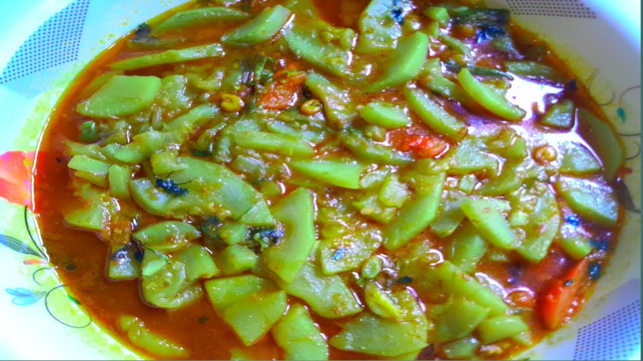 শীতের লাউ একবার এভাবে রান্না করে দেখুন লাউয়ের এই রেসিপি ভাত পরোটা রুটি সবকিছুর সাথে জমে যাবে।