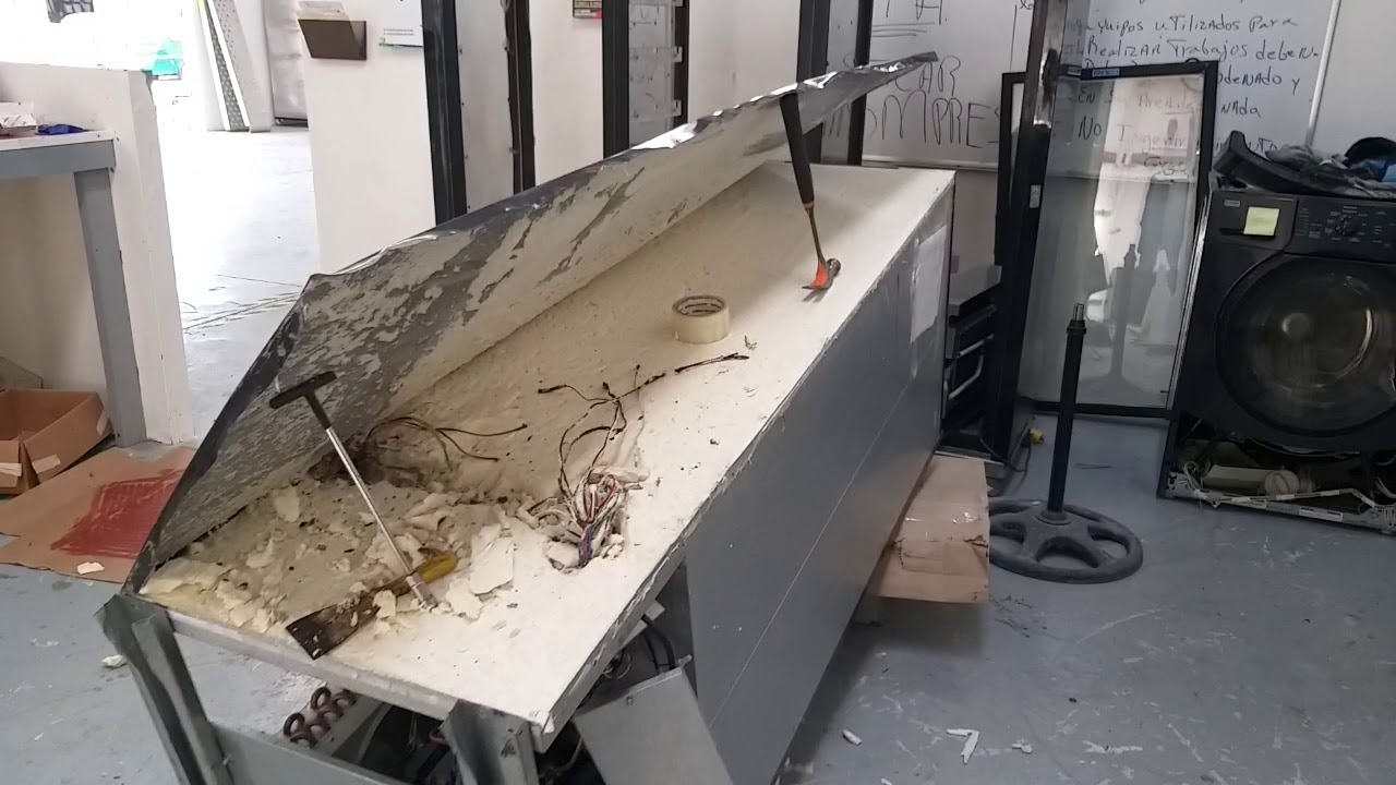 CORTO CIRCUITO,EN NEVERA FARCO EXHIBIDORA,UNA PUERTA