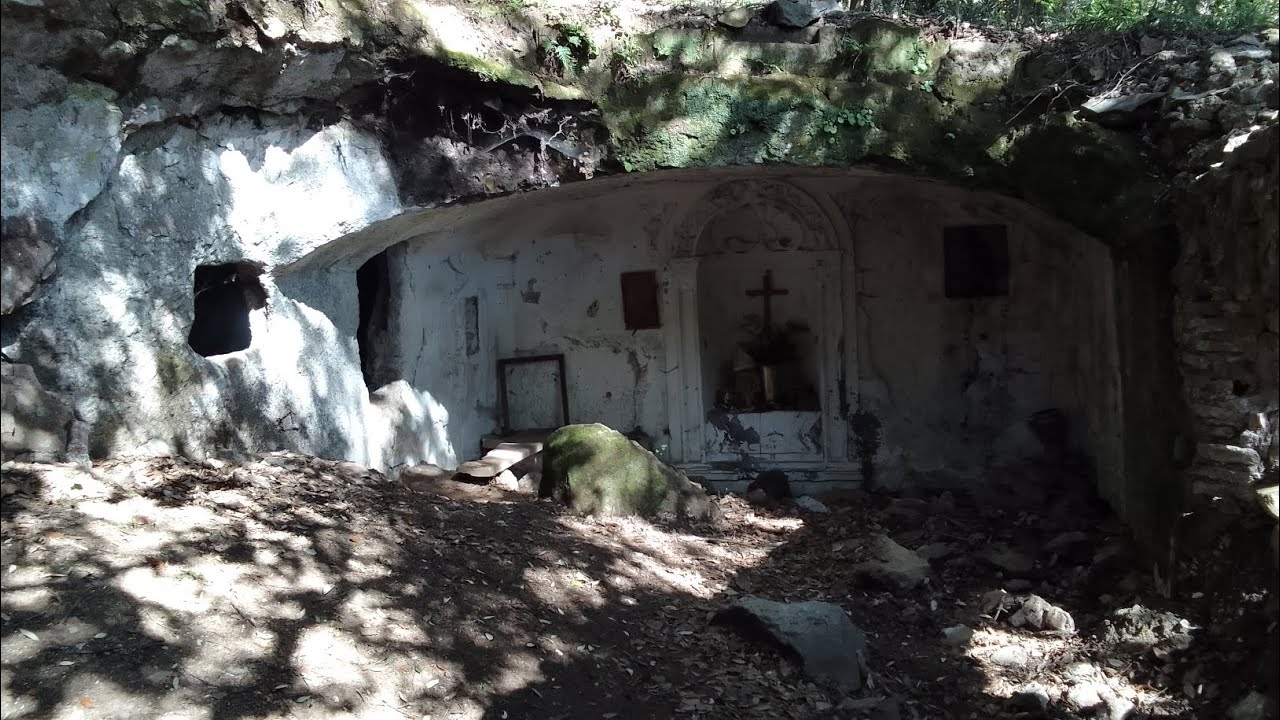 Eremo di Sant'Angelo in Lacu e grotte sotto Palazzolo - Lago di Albano RM