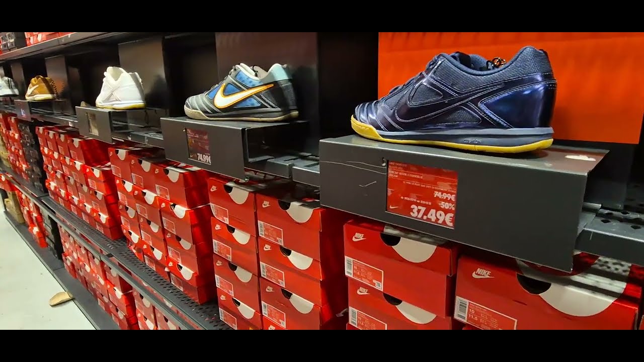 Cuộc sống Pháp/đi tiệm giày Nike,giảm giá lần 2 thêm 50% nhé cả nhà mình ơi😘♥️😃👍