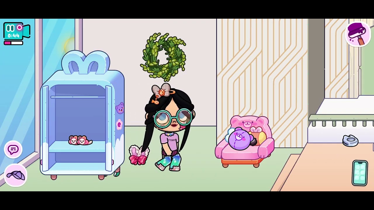 Ana Sofia is going on a bus in avatar world I think that I should release my best friend in real