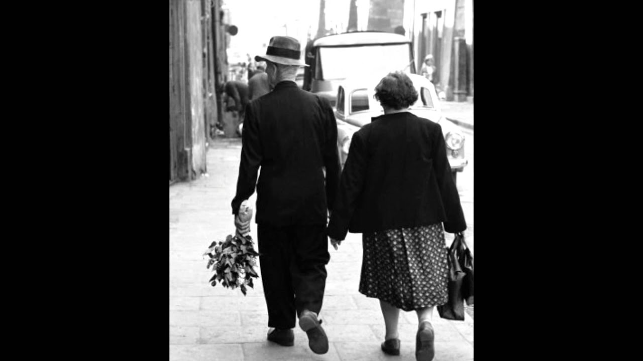 Ted Weems & His Orchestra - Walkin' My Baby Back Home - 1930