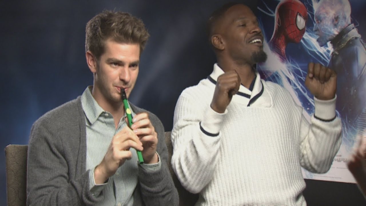 FUNNY INTERVIEW: Andrew Garfield plays the flute while Jamie Foxx raps