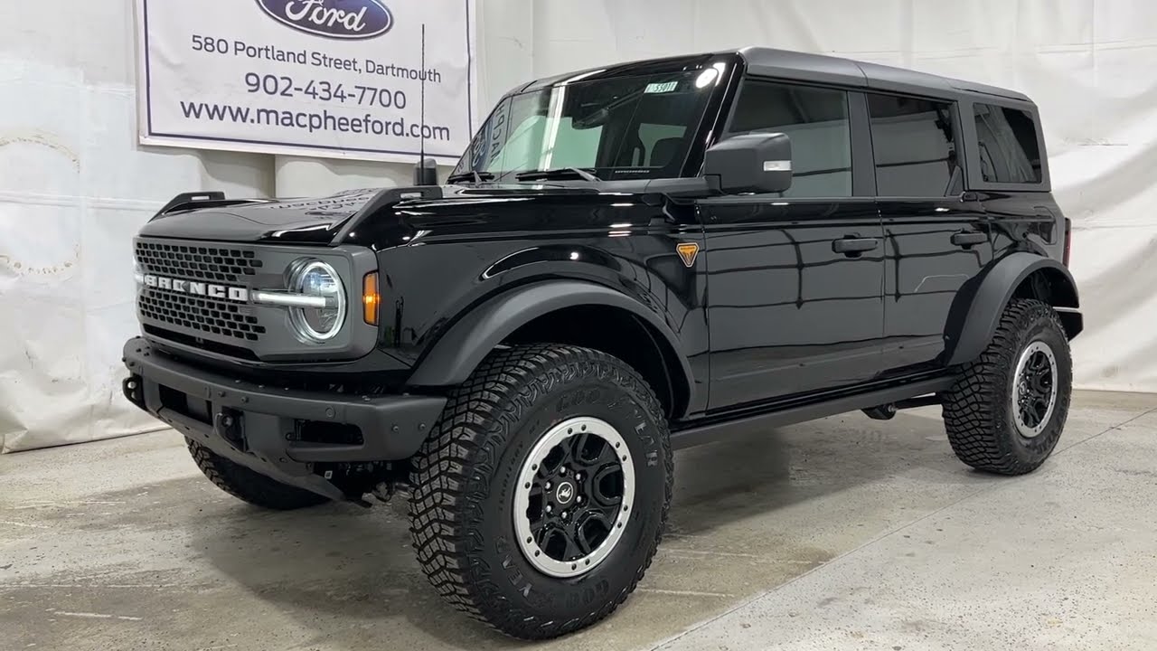 2022 Ford Bronco Badlands w/Sasquatch Pack Review! Exterior, Interior, Tech!
