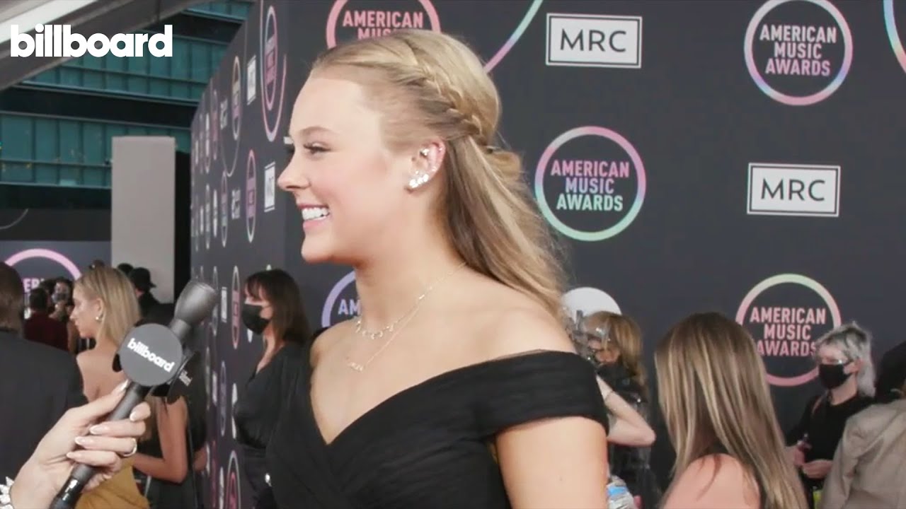 JoJo Siwa Talks ‘Dancing With the Stars’ Finale, Breakup & New Music | AMAs 2021