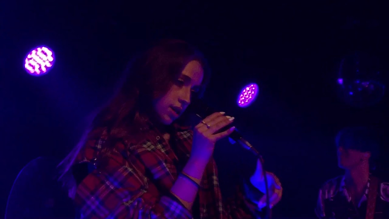 Tate McRae - “All My Friends Are Fake” Moroccan Lounge