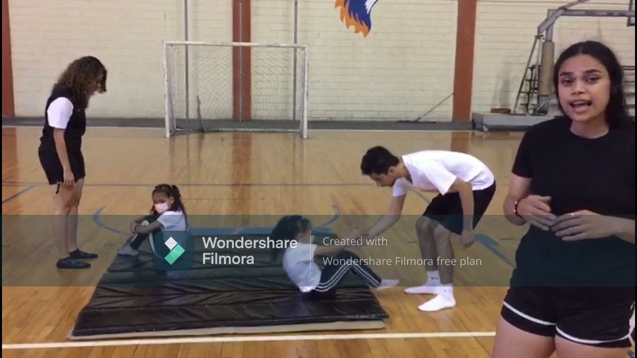 Rollo hacia adelante: Ejercicios básicos de la gimnasia artística.