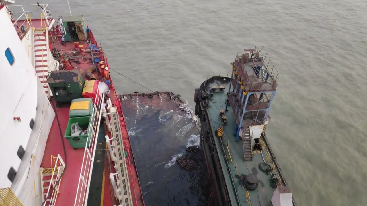 Refloating #Flooding in drydock #merchantnavy #youtube #china