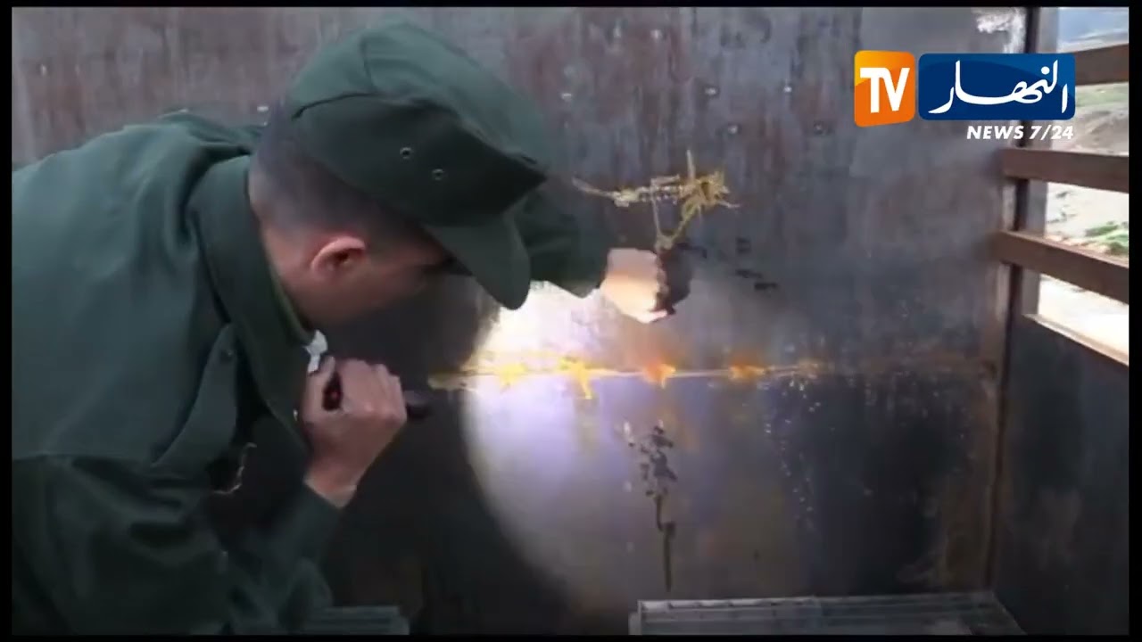 شاهد أين إكتشف الدرك 137 ألف قرص مهلوس داخل شاحنة بتيارت