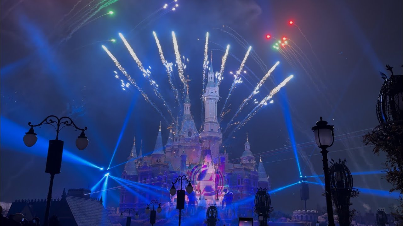 4K, ILLUMINATE! A Night Time Firework at Shanghai Disneyland, China