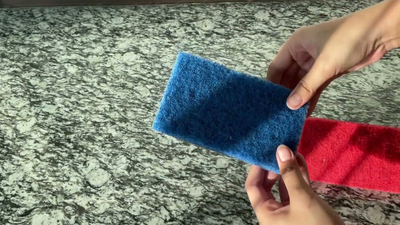 Thick scourer red and blue squeezing . |ASMR