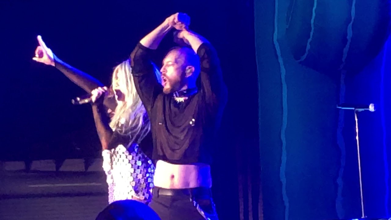 Kesha : Timber / Your Love is My Drug (Live) : Dallas, TX