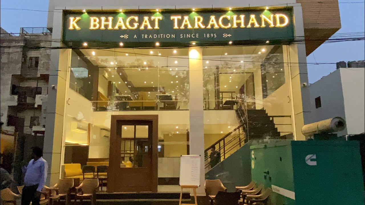 K Bhagat Tarachand Indore 😍! Здесь подают еду высшего качества с 1895 года 💯