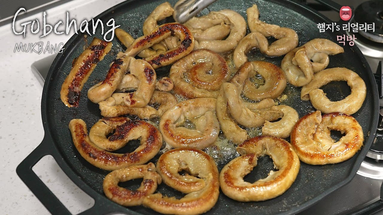 리얼먹방:) 곱창 비주얼 보소...★ 곱이 가득!! 곱창구이에 소주한잔ㅣGopchang (Grilled beef intestine) & SojuㅣMUKBANGㅣ