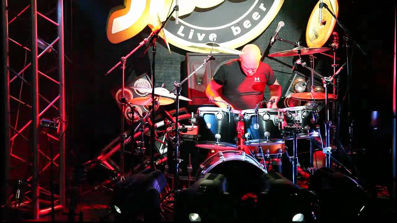 Chris Slade - Drums Solo