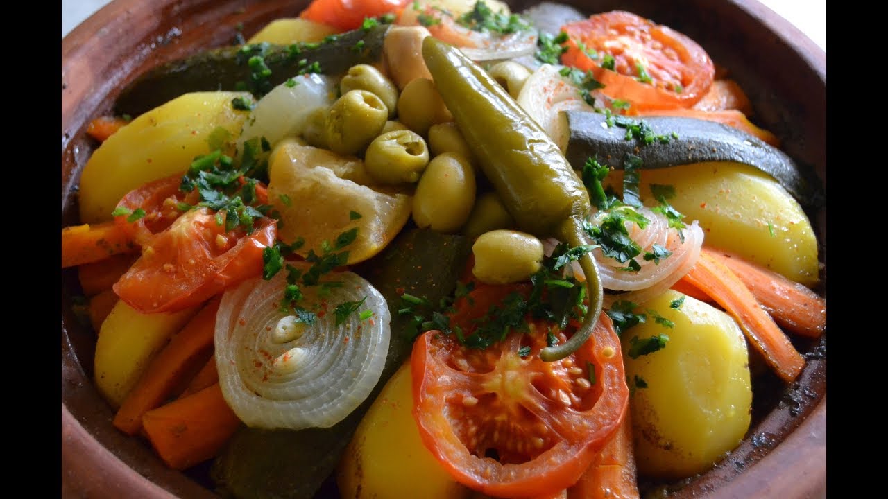 Tajine au boeuf et aux légumes / طاجين مغربي تقليدي باللحم و الخضر