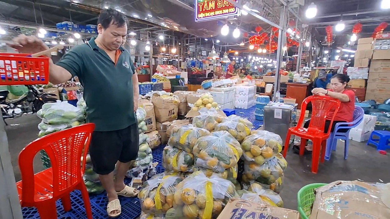 Đi Chợ Đầu Mối Bình Điền Cùng Người Bạn Mua Trái Cây