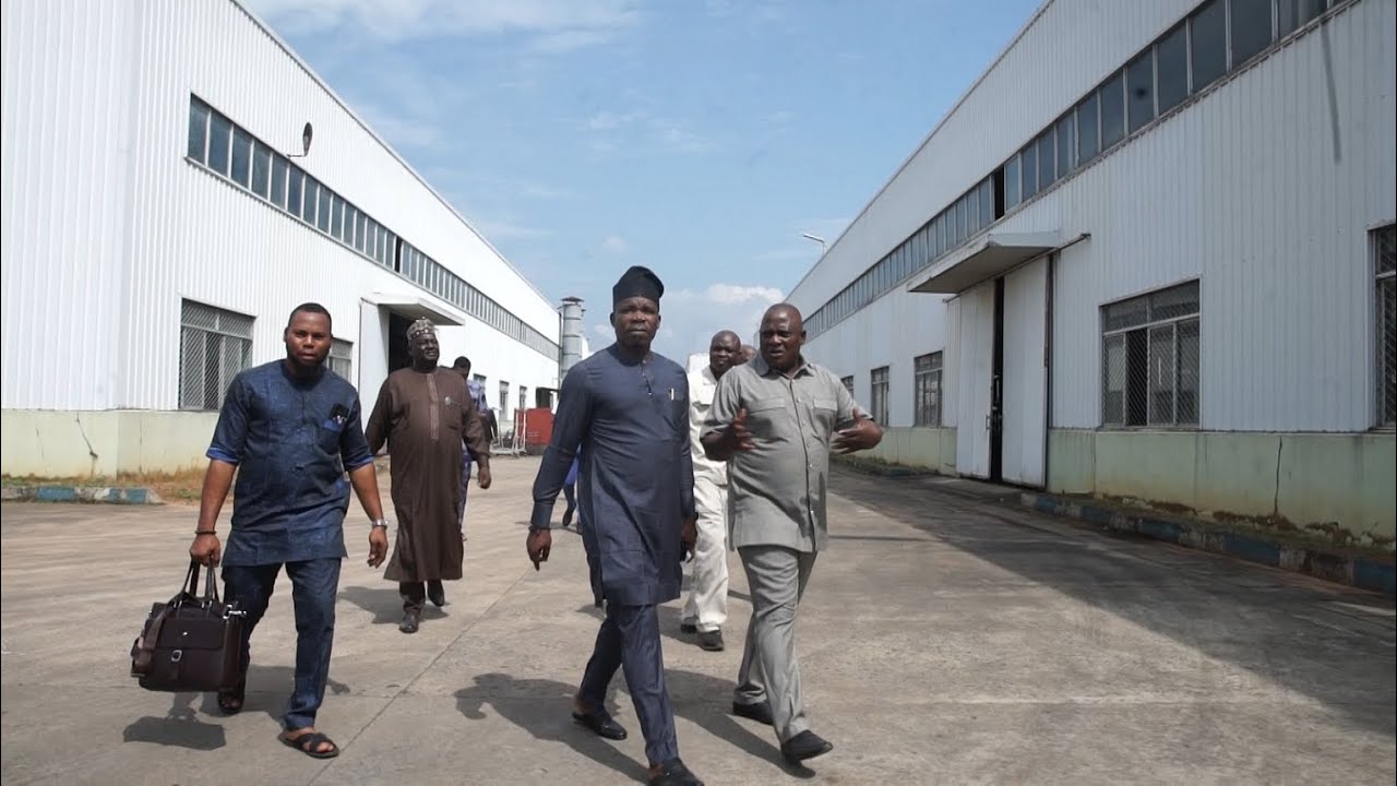НОВЫЙ ГЛАВА NADDC ВЫСОКООЦЕНИЛ АВТОМОБИЛИ INNOSON ВО ВРЕМЯ ПОСЕЩЕНИЯ ЗАВОДА