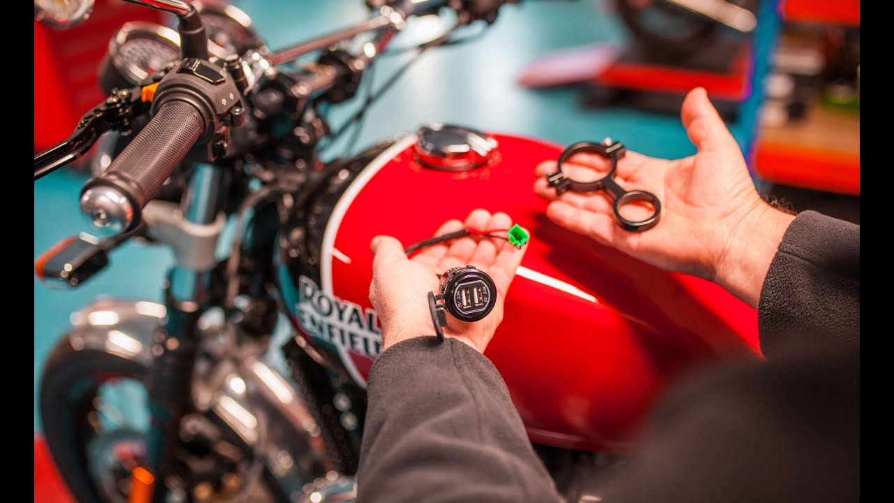 Установка USB-адаптера Hitchcocks Motorcycles на Royal Enfield 650 Interceptor