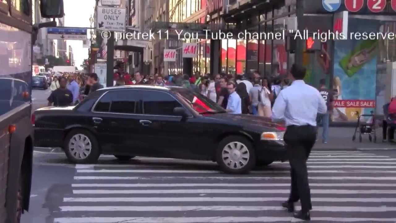 Angry undercover police car responding NYPD Ford Crown Victoria 3 ©
