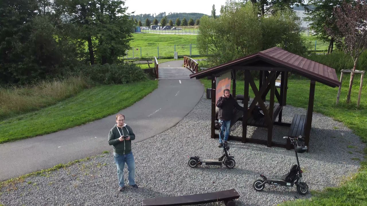 test dronu dji mini 2