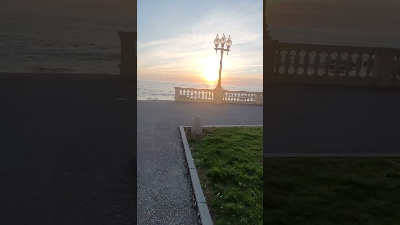 Avenida do Brasil - Calçadão da praia - Porto