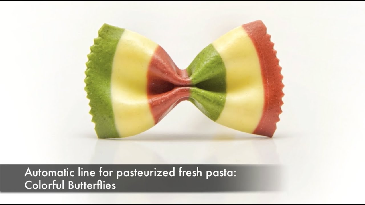 Pasta machine for the production of farfalle
